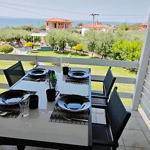 Garlis Apartment
